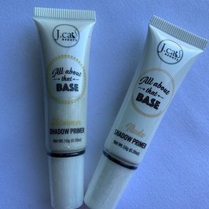 Eyeshadow primer set one shimmer and one nude.